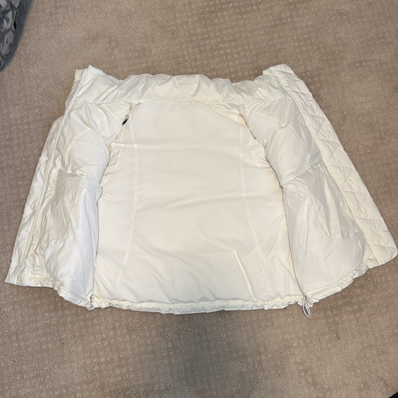 Lululemon White Puffer Vest - Size 6 - Picture 3 of 4